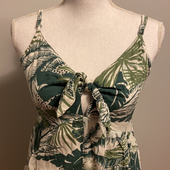 Tropical print jumpsuit with pockets - Picture 2 of 3
